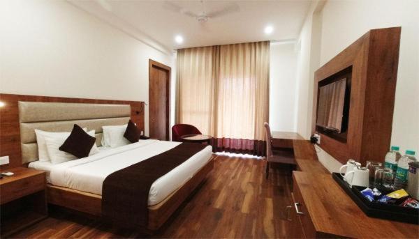 Готель The Nirmala Palace Ayodhya Екстер'єр фото